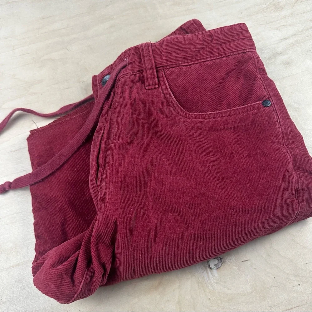 Reef Men's Corduroy Shorts in Deep Red